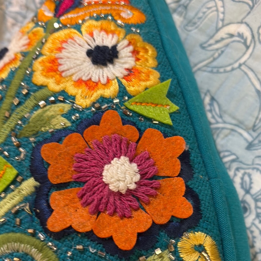 NWOT- Colorful Embroidered Teardrop Accent Pillow, unique, perfect condition - Picture 14 of 16